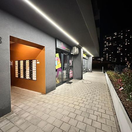 Novozariadeny Apartman Pri Starom Moste Bratislava Exterior foto